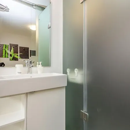 Modern With Pool And Bubble Bath * Pula