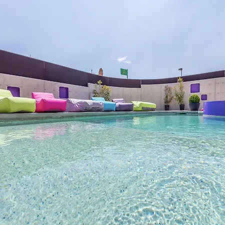 Modern With Pool And Bubble Bath * Pula