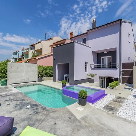 In Near Nyaraló Póla