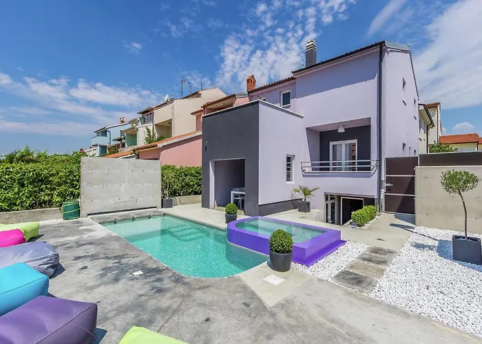 In Near Nyaraló Póla